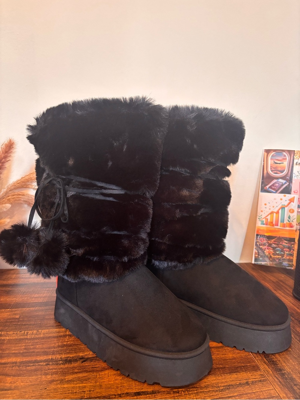 Rouge Helium Black Faux-Fur Platform Winter Boots size: 8.5